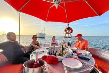 Privat Aqua Donut Island-middag på Aruba med afhentning activity