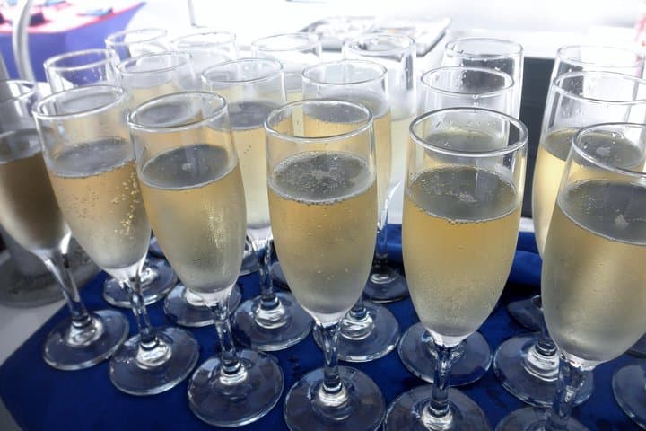 Luxury Wine and Dine Dinner Sail in Aruba photo highlight 5