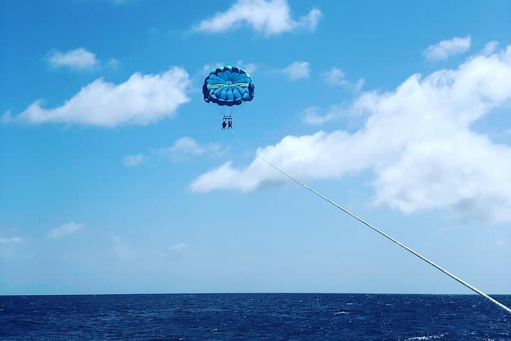 Parasailing in Aruba photo highlight 5