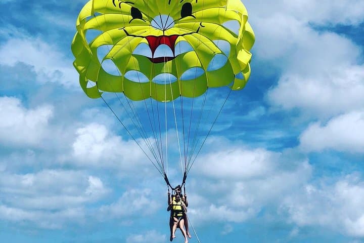 Parasailing in Aruba photo highlight 2