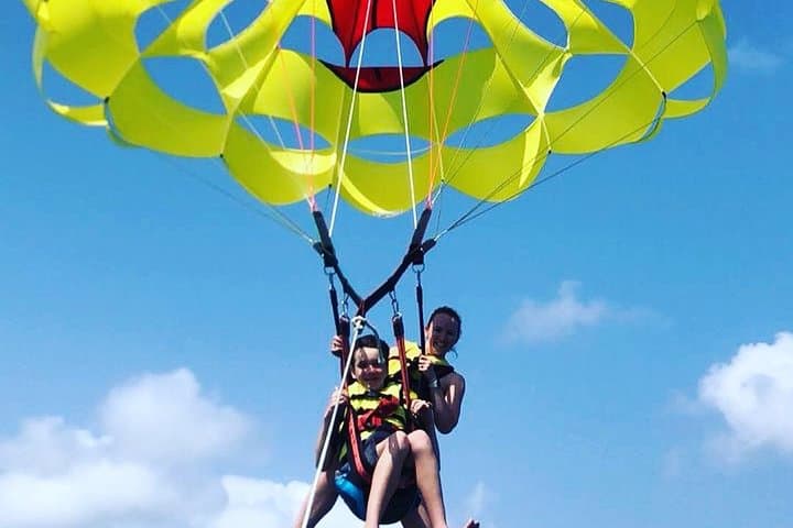 Parasailing in Aruba photo highlight 4