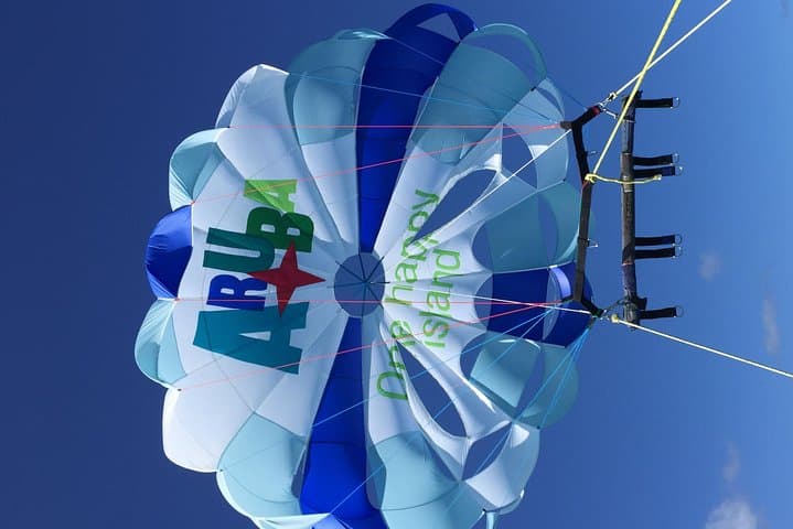 Parasailing in Aruba photo highlight 7