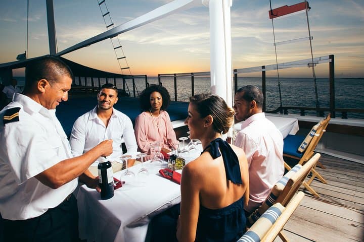 Exclusive Dinner Cruise in Aruba photo highlight 1