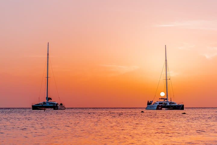 Aruba Sunset Sail with Appetizers and Open Bar in Aruba