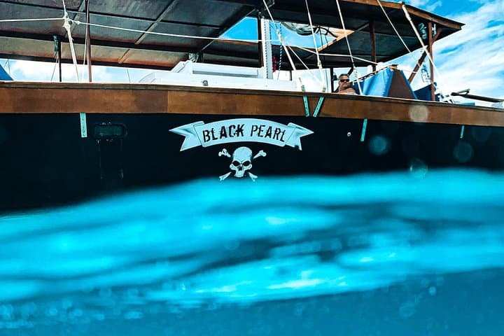 Adults Only Catalina Bay Small-Group Afternoon Snorkel Sunet Sail with Snacks photo highlight 3