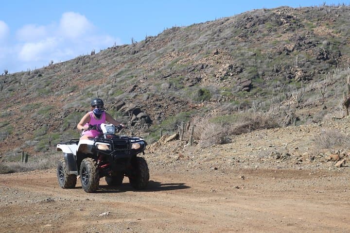 Aventura en quad y en vehículo todoterreno a Secret Beach y Cave Pool en Aruba photo highlight 13