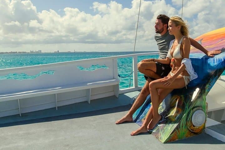 Catamaran Dolphin Snorkeling Cruise: Open bar, Light Lunch & I Love Aruba Shirt photo highlight 7