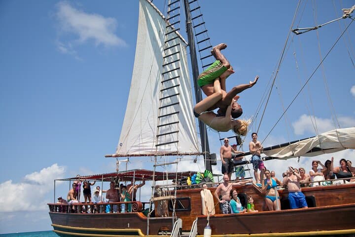 Jolly Pirate Morning Sail and Snorkel Cruise in Aruba photo highlight 5