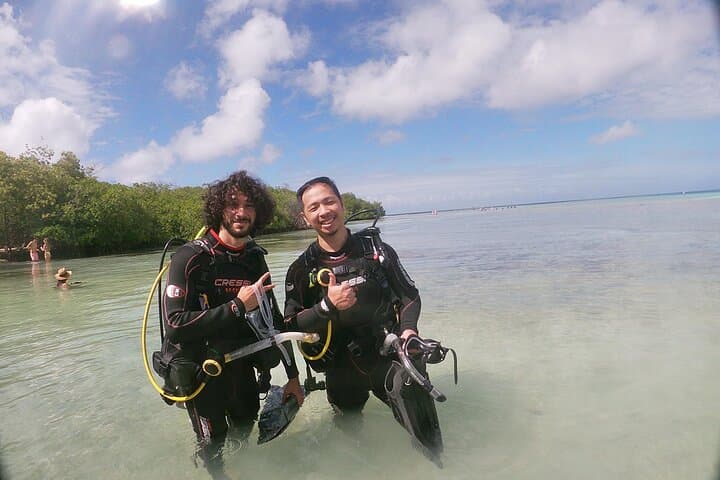 Aruba PADI Discover Scuba Diving Program Non Certified Divers photo highlight 1