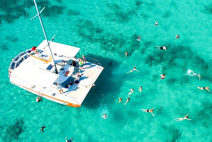 Half-Day Aruba Special Champagne Brunch Cruise photo highlight 2