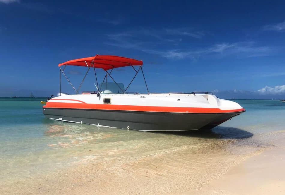 26 Ft Bayliner Bowrider available for charter