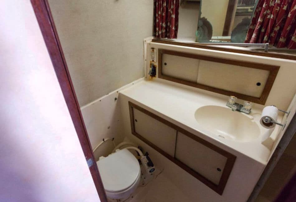 36 Ft Flybridge Elgin Yacht photo highlight 6