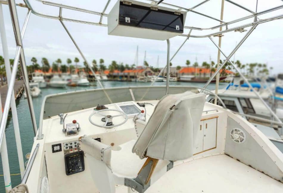 36 Ft Flybridge Elgin Yacht photo highlight 12