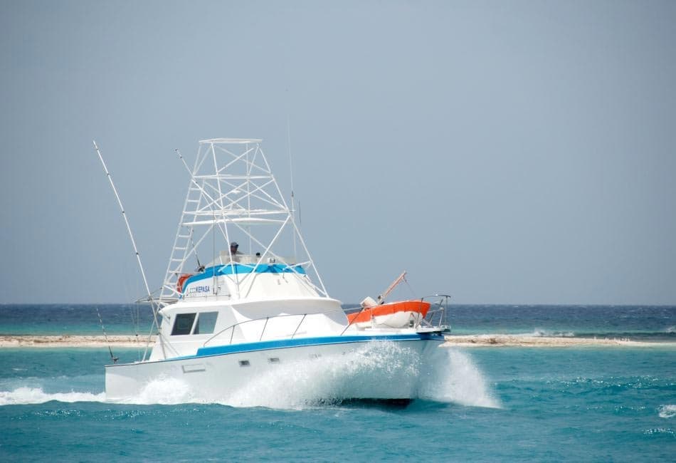 42FT HATTERAS KEPASA available for charter