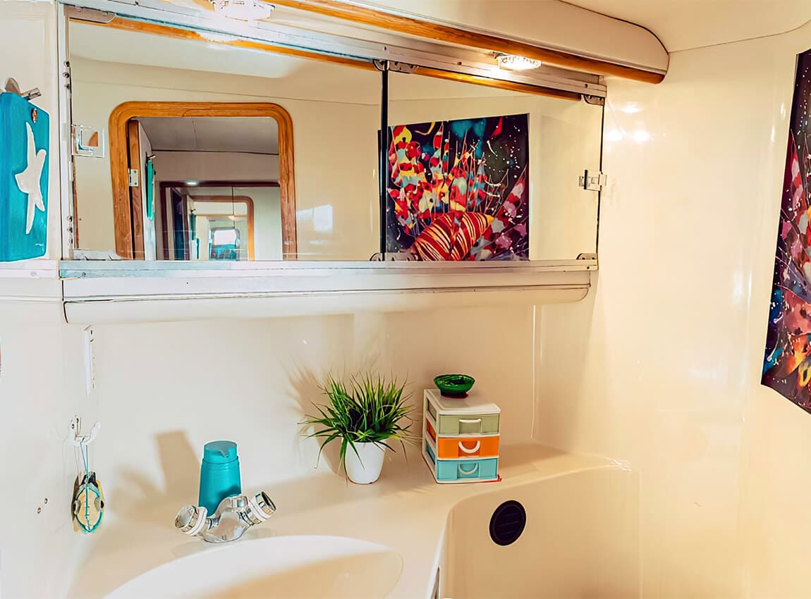 44 Ft Luxury Motor Yacht photo highlight 5