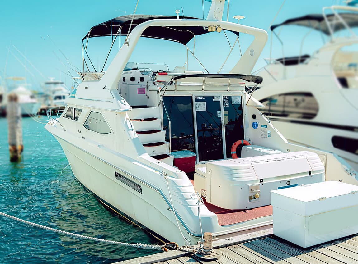 44 Ft Luxury Motor Yacht photo highlight 16
