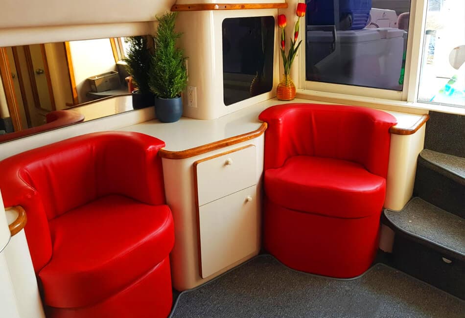 44 Ft Luxury Motor Yacht photo highlight 2