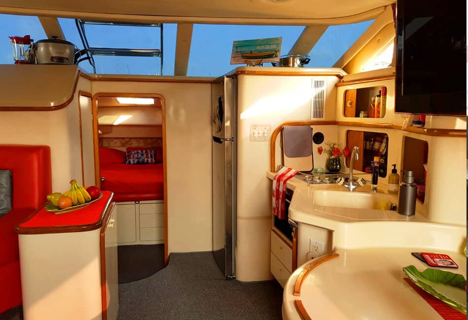 44 Ft Luxury Motor Yacht photo highlight 18
