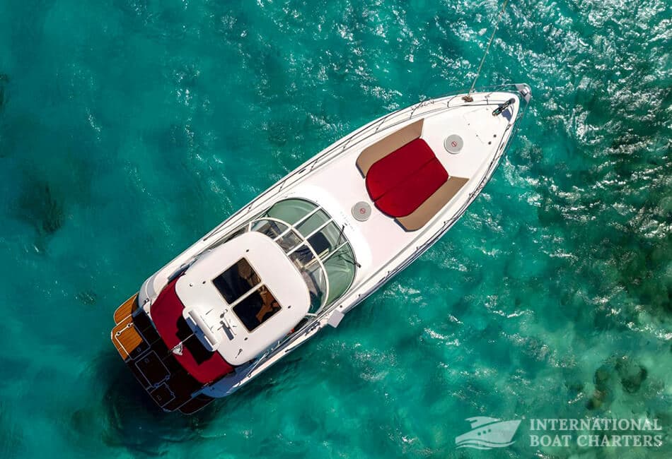 47-Foot Cruiser Express 440 Power Yacht photo highlight 3