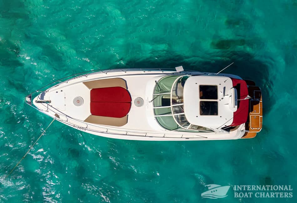 47-Foot Cruiser Express 440 Power Yacht photo highlight 2