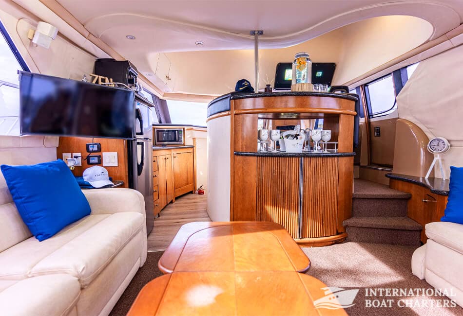45 Ft Carver 450 Voyager Pilothouse Motor Yacht photo highlight 3
