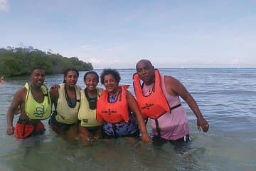 Discover Snorkeling Tour Mangel Halto & Baby Beach in destination